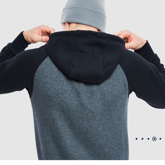 Mens Ellesse retro style hoodie - Picture 3 of 11